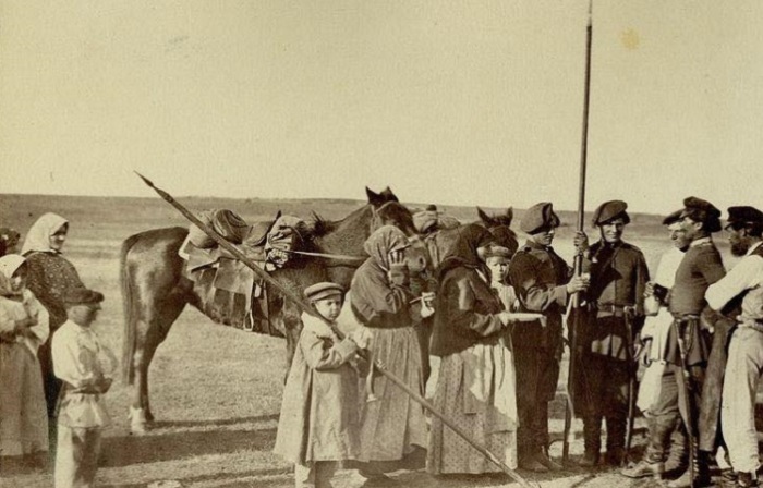 Фотографии Ивана Болдырева о жизни и быте донских казаков в XIX веке.