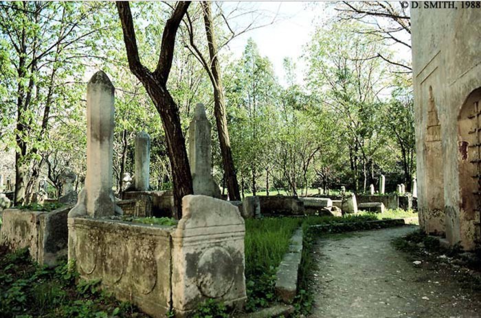 Старое кладбище. Крым, Бахчисарай, 1988 год.