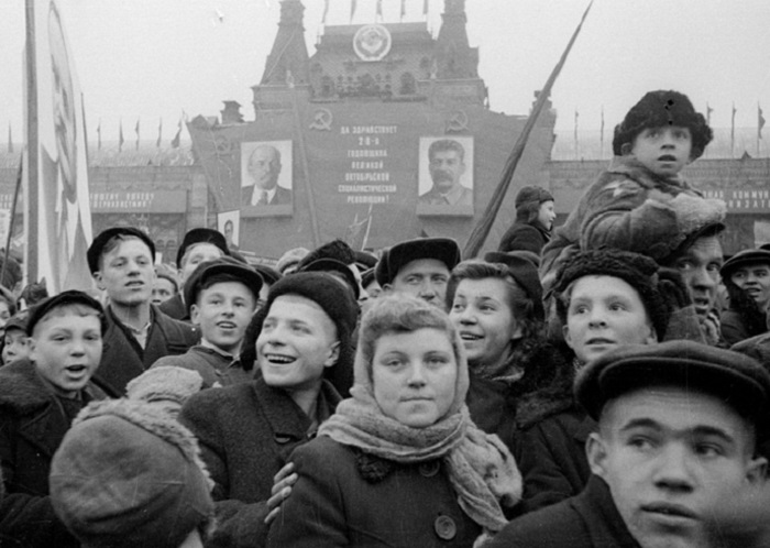 Демонстрация на Красной площади, 7 ноября 1945 года.