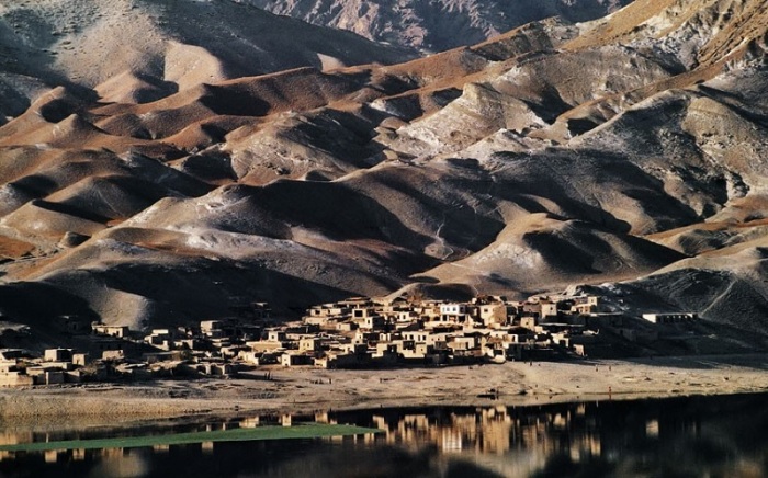 Кишлак между Сароби и Кабулом. Афганистан, 1992 год.