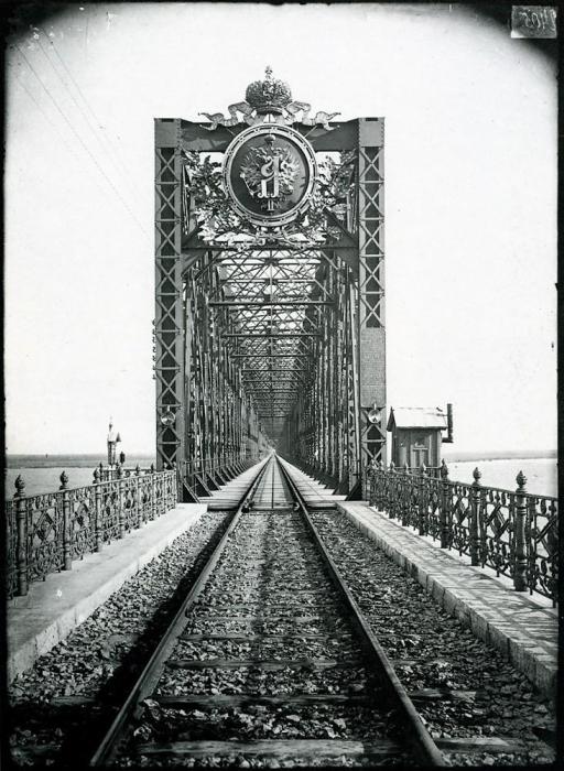 Александровский мост через Волгу в Сызрани, 1894 год. 