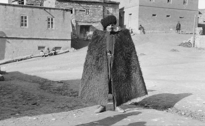Дагестанец в традиционной бурке. 1933 год. 