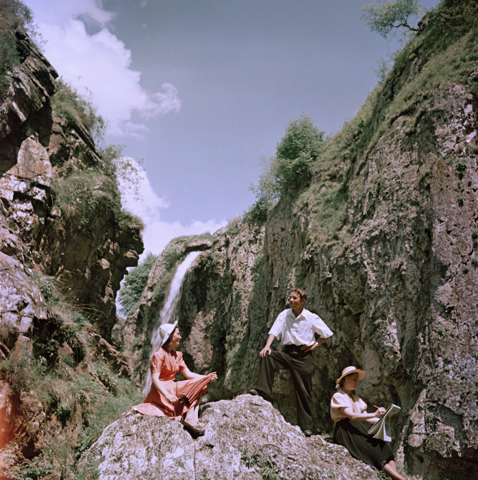 Отдых в горах в окрестностях Кисловодска. Кисловодск, 1950-е годы. Фото: Semyon Osipovich Friedland. 