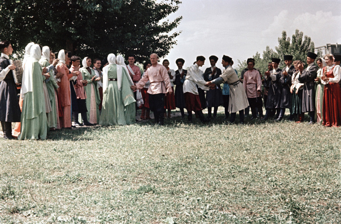 Традиционные танцы. Кабарда, 1950-е годы. Фото: Semyon Osipovich Friedland.