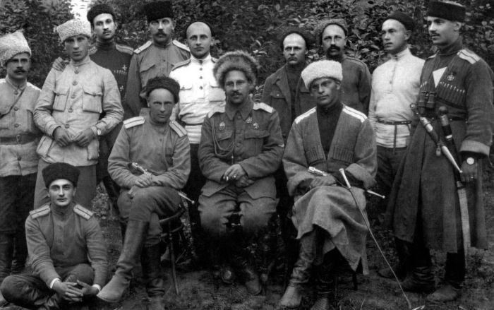 Начальник 2-й Кубанской конной дивизии. Генерал-майор Антон Мейнгардович и Шифнер-Маркевич. 1918 год.