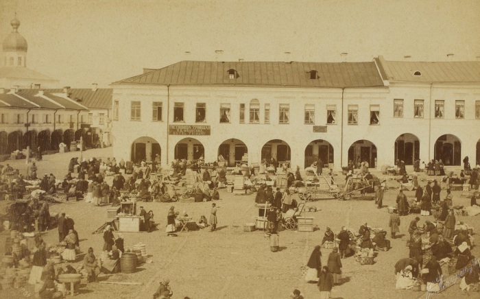 Большой уличный рынок в Архангельске. Россия, 1887 год.