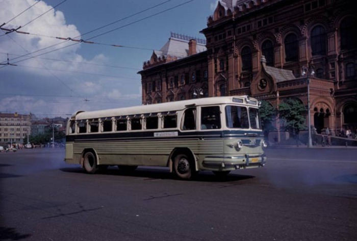 Междугородний автобус. СССР, Москва, 1959 год.