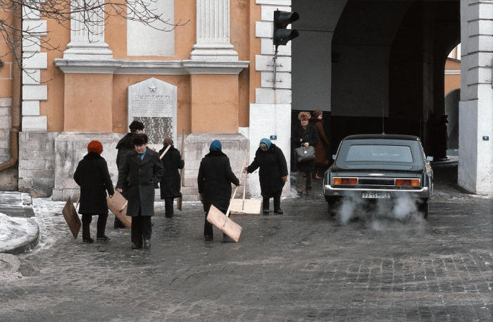 Кремлевские дворники. СССР, Москва, 1984 год.