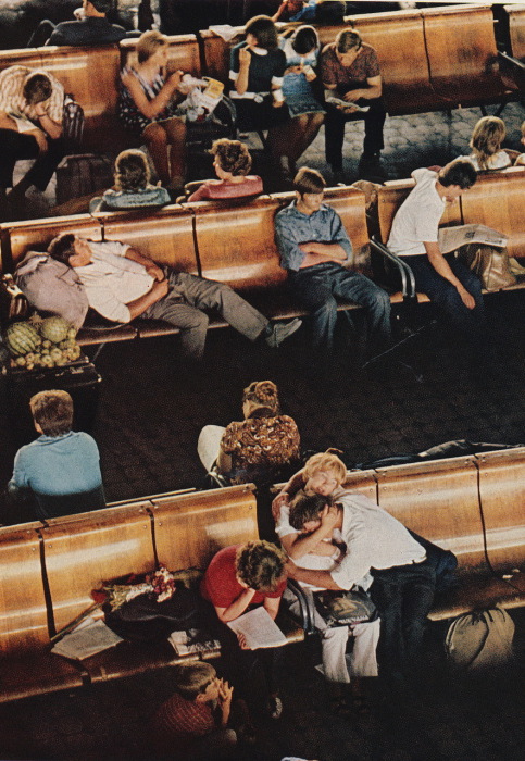  Зал ожидания на вокзале в Новосибирске. СССР, Новосибирск, 1976 год.