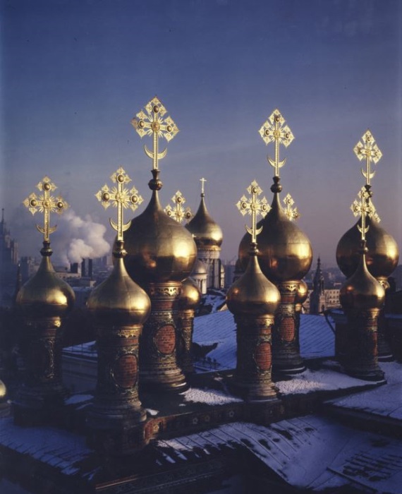 Вид на Верхоспасский собор в Московском Кремле. Россия, 1995 год.