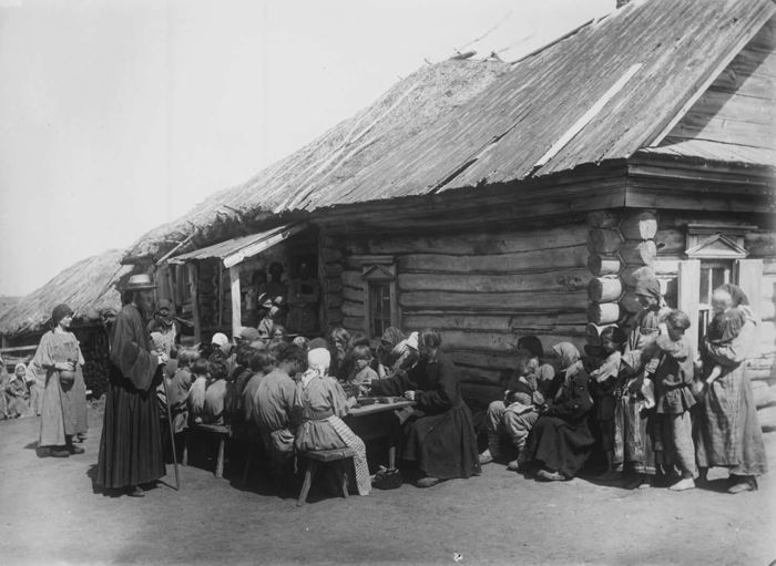 Народная столовая. Нижегородская губерния, Сергачский уезд, 1891-1892 год.