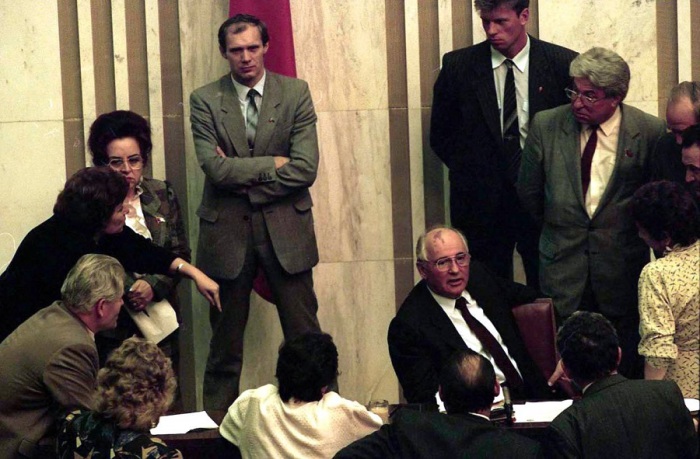 Пресс-конференция президента Михаила Горбачева сразу после его возвращения из Фароса. 