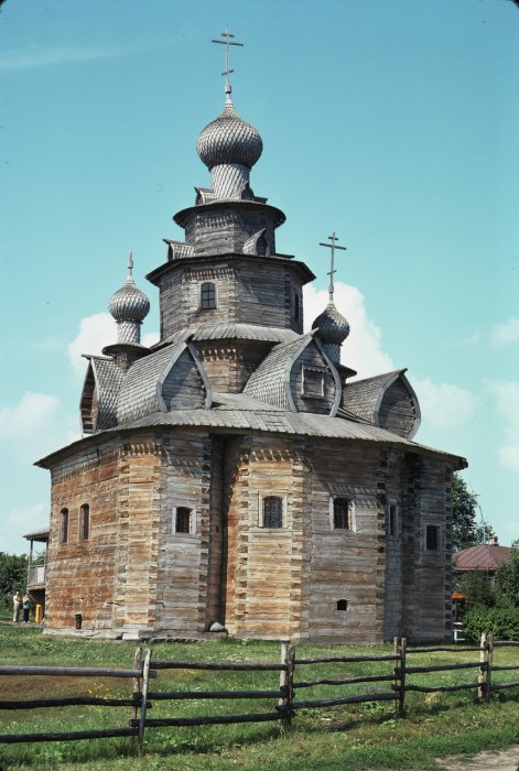 Преображенская церковь из села Козлятьево, перевезённая в Суздаль. СССР, Суздаль, 1975 год. 