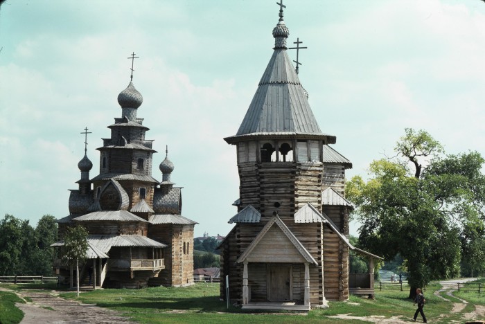 Деревянная церковь. СССР, Суздаль, 1975 год. 