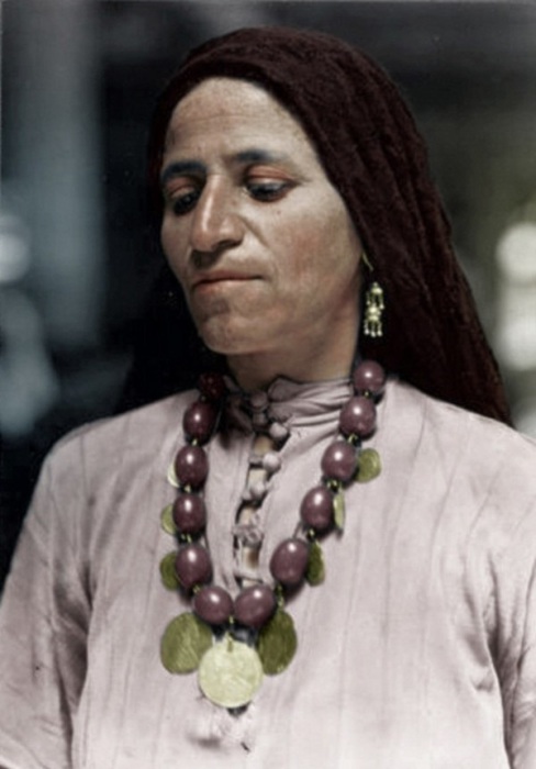 Портретный снимок сирийской эмигрантки, сделанный в 1926 году.