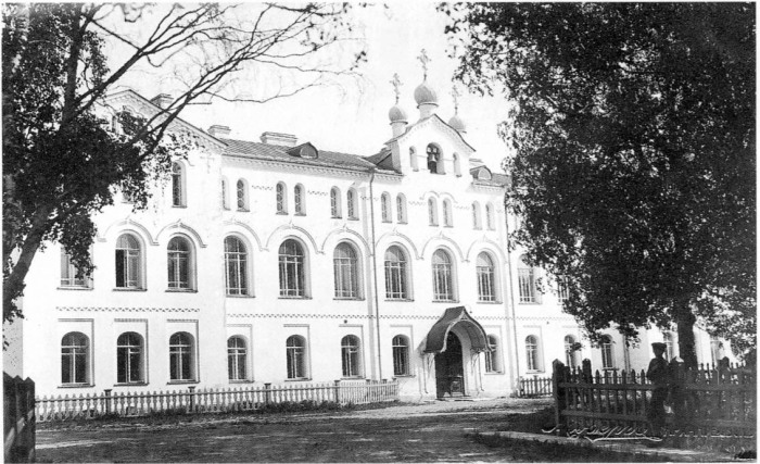 Вид на здание Духовной семинарии. Россия, Архангельск, 12 июня 1914