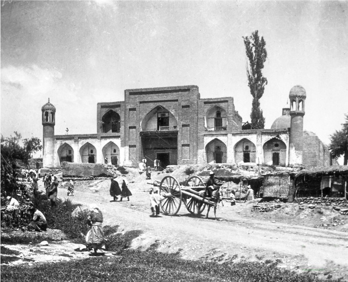 Старая мечеть города Ош в 1904 году.