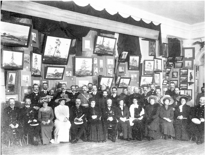 Групповой снимок гостей на открытие выставки Русский Север. Россия, Архангельск, 11 августа 1911 года.