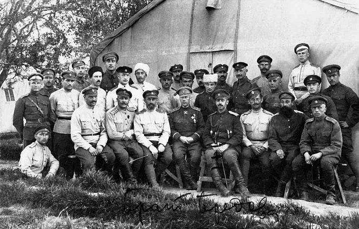 Штабные офицеры 1-й пехотной дивизии. Галлиполи, 1921 год. 