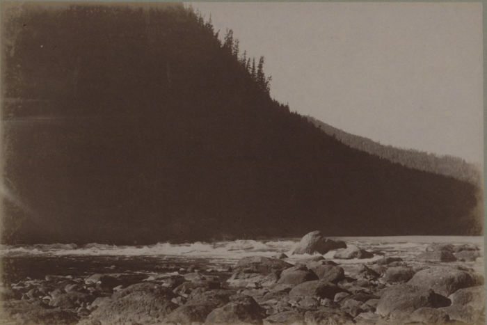 Бурное течение на реке Пэг-Кэм. Урянхайский край, 1897 год.