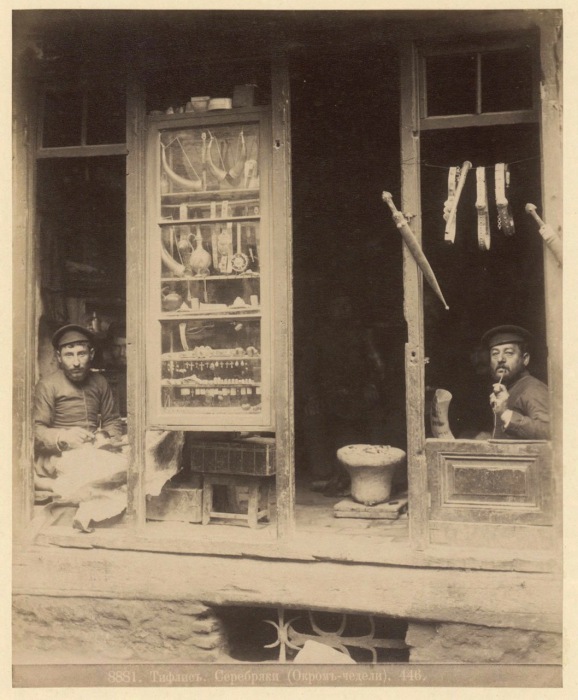  Седельщик и шорник. Тифлис, 1890 год. 