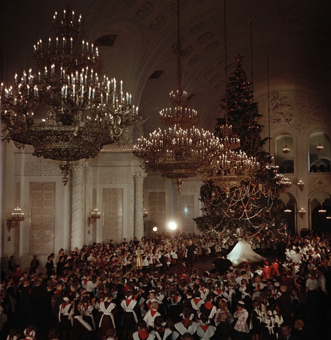 Елка в Кремле во время празднование Нового года. Москва, 1950-е годы. Фото: Semyon Osipovich Friedland.