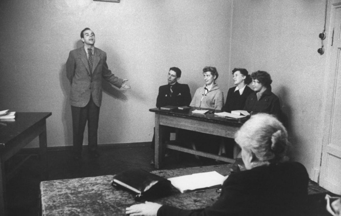 Молодой актер на экзамене. СССР, Москва, 1955 год.