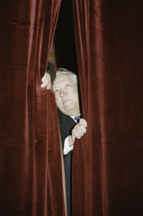 Юрий Никулин перед началом юбилейного вечера в 1991 году. 