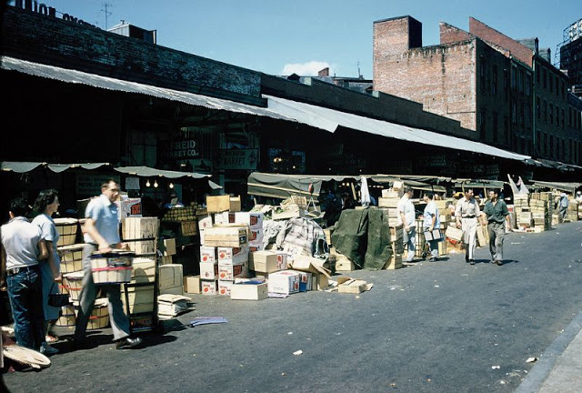 Рынок недалеко от центра города. США, Бостон, 1957 год.