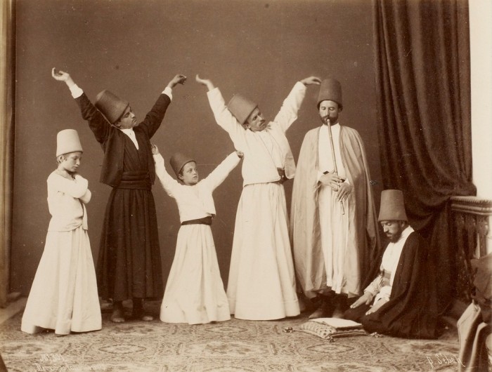 Ритуальный танец, основанный в XIII веке в Турции.