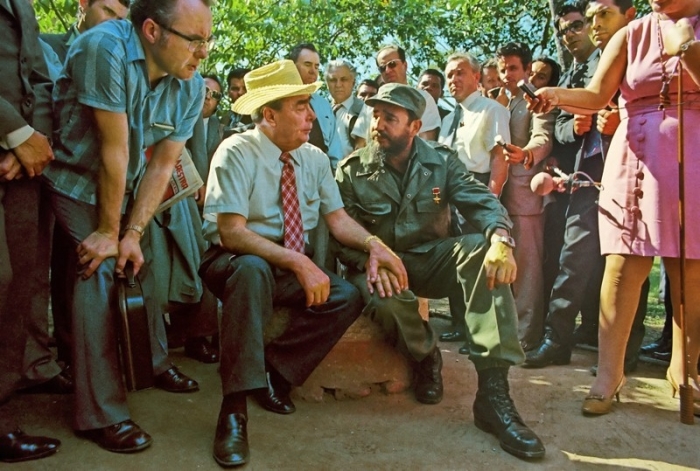 Генеральный секретарь ЦК КПСС Леонид Ильич Брежнев и премьер-министр Революционного правительства Республики Куба Фидель Кастро.