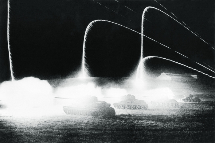 Ночное танковое сражение между частями германской и советской армий, 1943 год.
