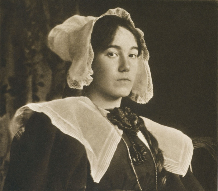 Портретный снимок, сделанный в 1899 году.