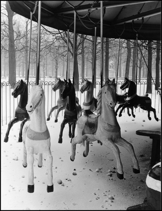 Детский аттракцион. Франция, Сад Тюильри, 1950 год.