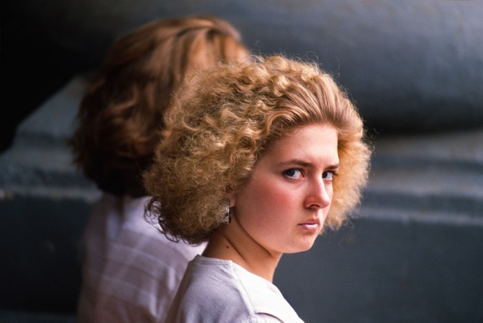 Портретный снимок симпатичной незнакомки. СССР, Москва, 1988 год. Автор фотографии: Chris Niedenthal.