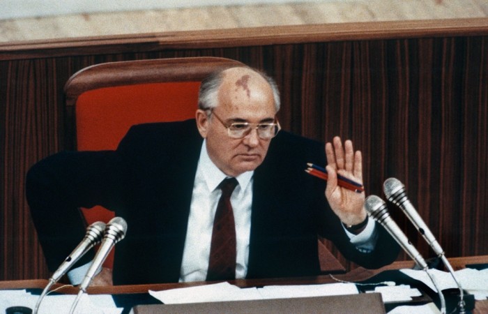 Генеральный секретарь Михаил Горбачёв в Думе. СССР, Москва, 1989 год. Автор фотографии: Chris Niedenthal.