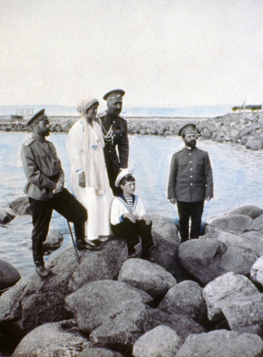 Император Всероссийский Николай II и его семья.