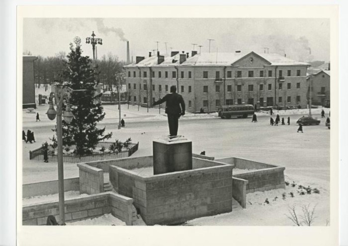Памятник Владимиру Ленину. СССР, 1960-е годы.