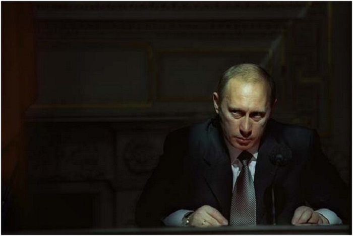 Действующий президент Российской Федерации. Россия, Санкт-Петербург, 2001 год.