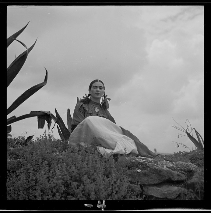 Фотография Фриды Кало, сделанная в 1937 году.