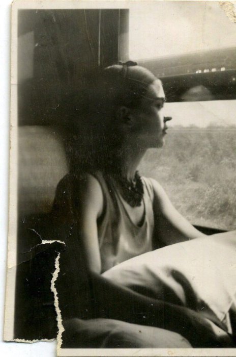 Фрида Кало, сфотографированная Сильвией Салми в 1944 году.