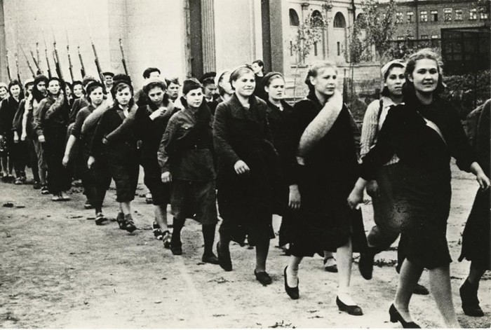 Бойцы, проходящие всеобщее военное обучение.СССР, Москва, 1941 год.