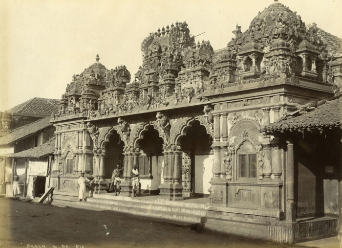 Вид на храм Брахмы в Коломбо.