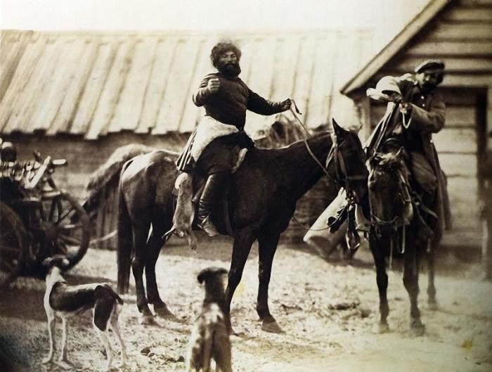 Донские казаки только что вернувшиеся с охоты, 1876 год.