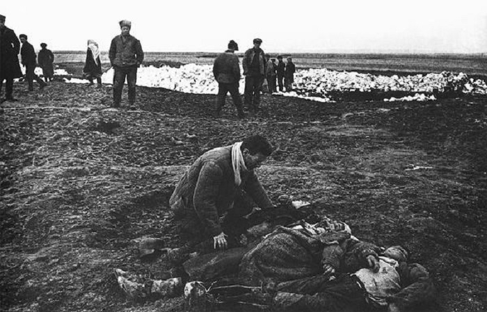 Похороны родных и близких. Крым, 1942 год.