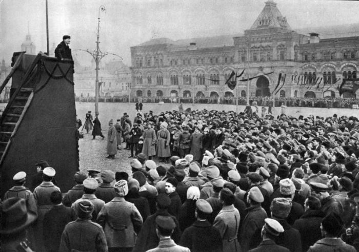Торжественная речь Владимира Ленина в первую годовщину Великой Октябрьской социалистической революции.