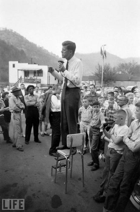 Джон Кеннеди во время предвыборной кампании в 1960 году.