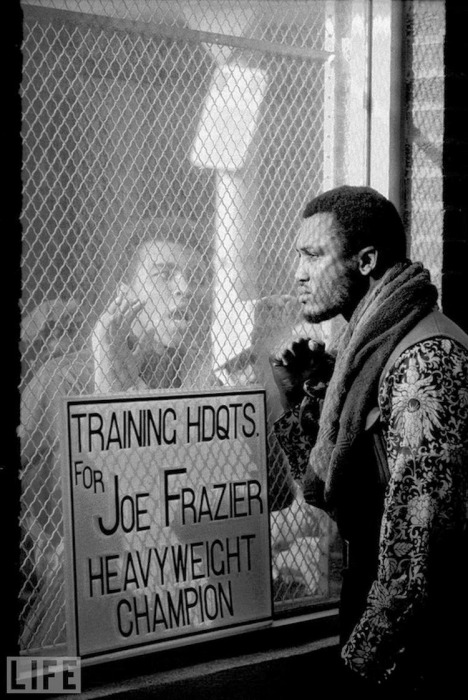 Мухаммед Али перед боем с Джо Фрейзером в 1971 годe.