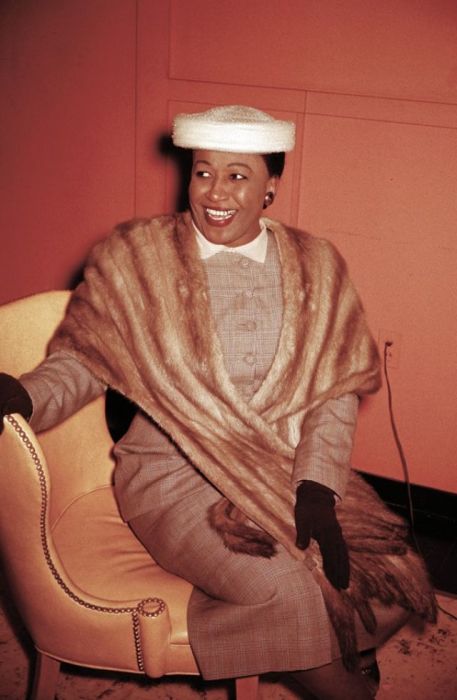 Афро-американское певица и пианист, которая получила известность в конце 1940-х и начале 1950-х годов.
