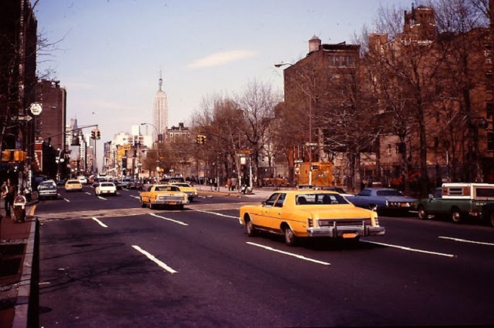 Главная дорога в Нью-Йорке в районе Манхэттена.